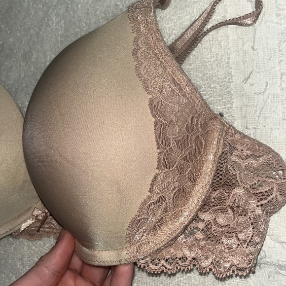 nude & lace push up from from victoria’s secret - Picture 2 of 6